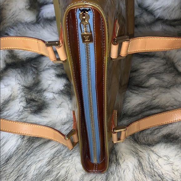 💯 Louis Vuitton Patent Leather Vernis in Gold - Picture 4 of 7